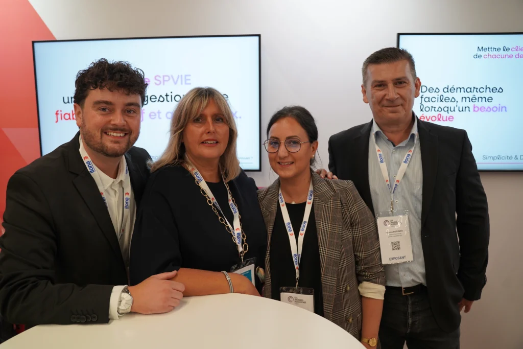 Les équipes du Groupe SPVIE et de CGRM sur le stand des Journées du Courtage 2026